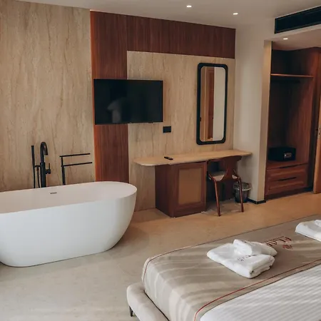 Flar Boutique Hotel *